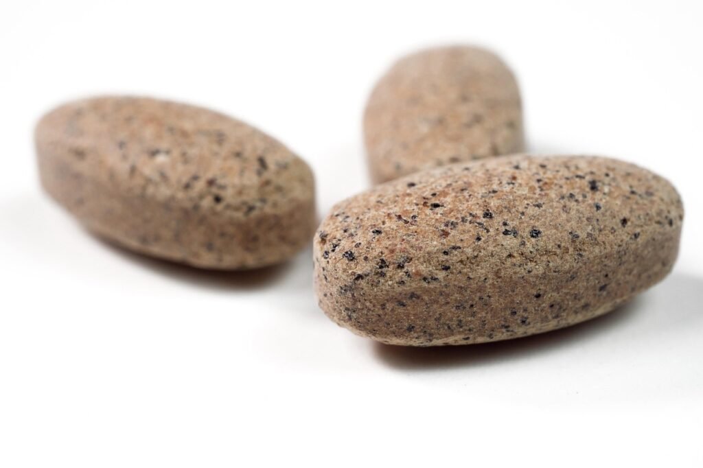 サプリメントと薬の飲み合わせで注意すべきポイントは？